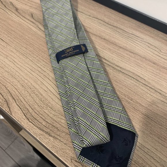 BROOKS BROTHERS 346 Black White Green Houndstooth Silk Neck Tie - Picture 4 of 7